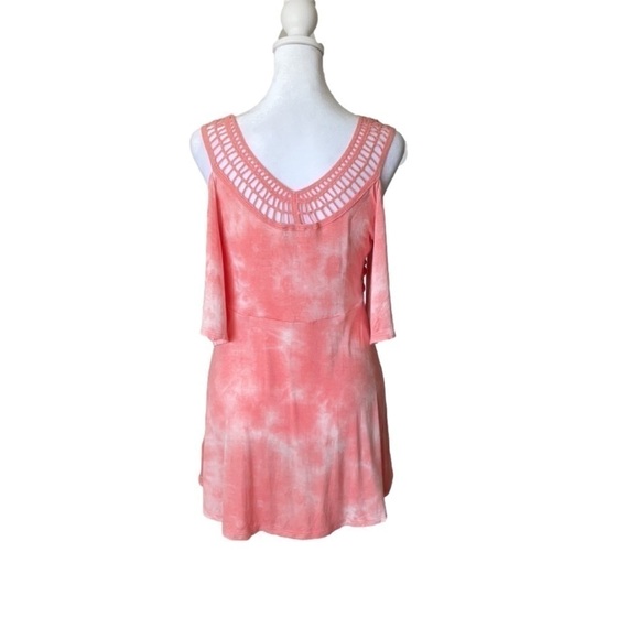 Venus Cold Shoulder Hilo Blouse - Picture 6 of 14